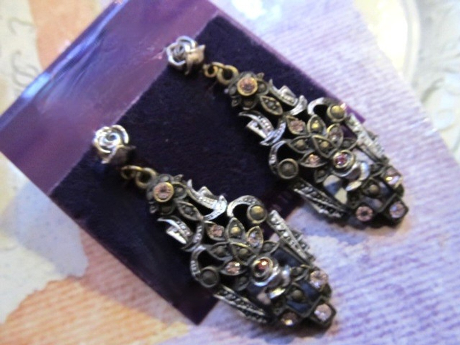 Banana Bob Brass Ox Ornate Floral Theme Pierced Dangle Earrings Nouveau Style