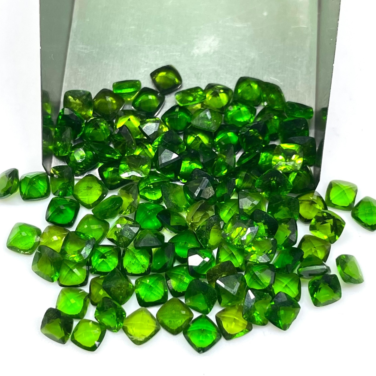 25 Pcs Natural Chrome Diopside 4x4mm Cushion Cut Vivid Green Loose Gemstones Lot