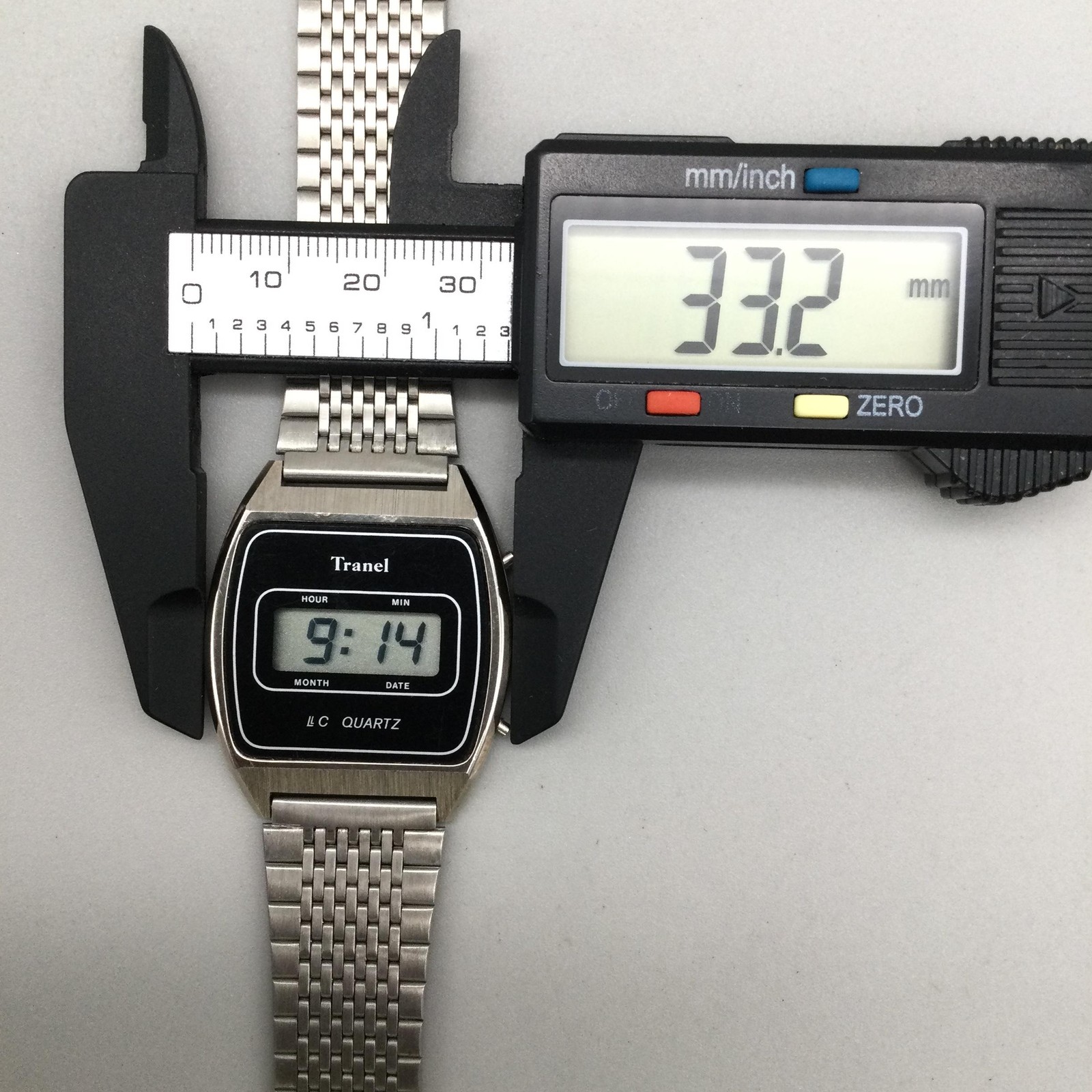 Vintage Tranel Mens Watch 33mm Digital LCD Black Dial Silver Tone New Battery