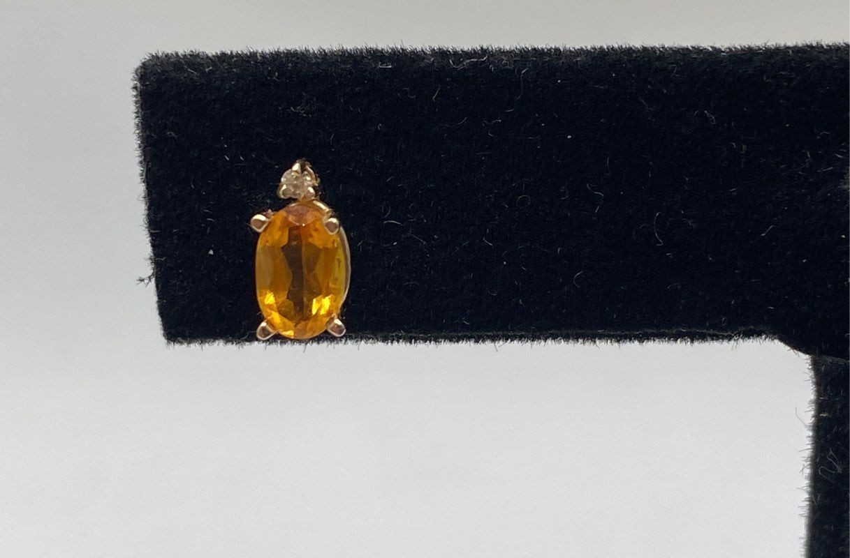14K Yellow Gold Citrine and White Sapphire Single Stud Earring Oval Cut 0.5g