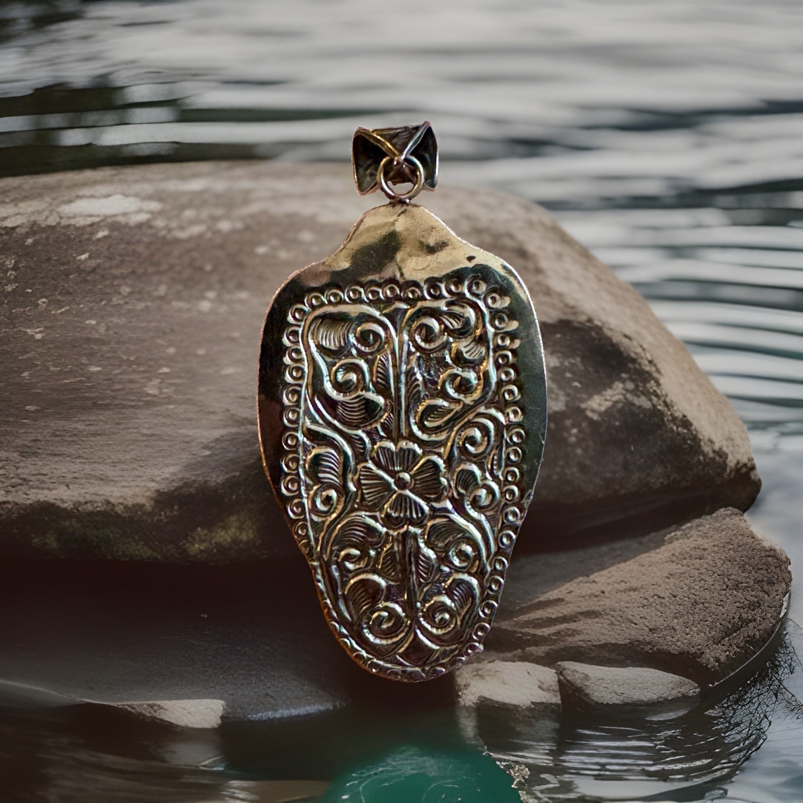 Hand Carved & Handmade Large Bone Pendant,Bear Face Art,Turquoise & Silver 58 gr