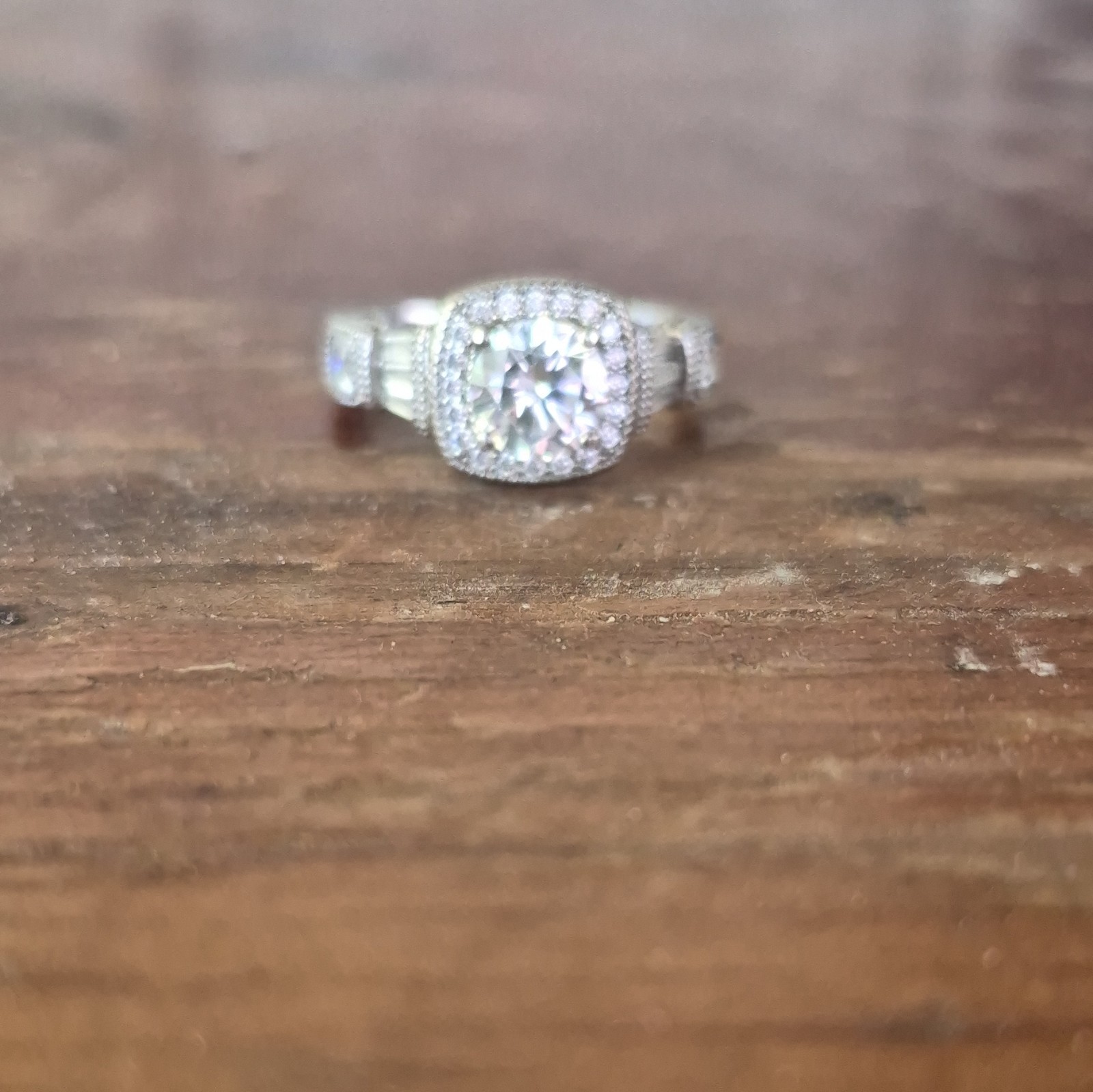 92.5% pure sterling silver cocktail ring manufactured by Bangkok Ratnaraj Jewele