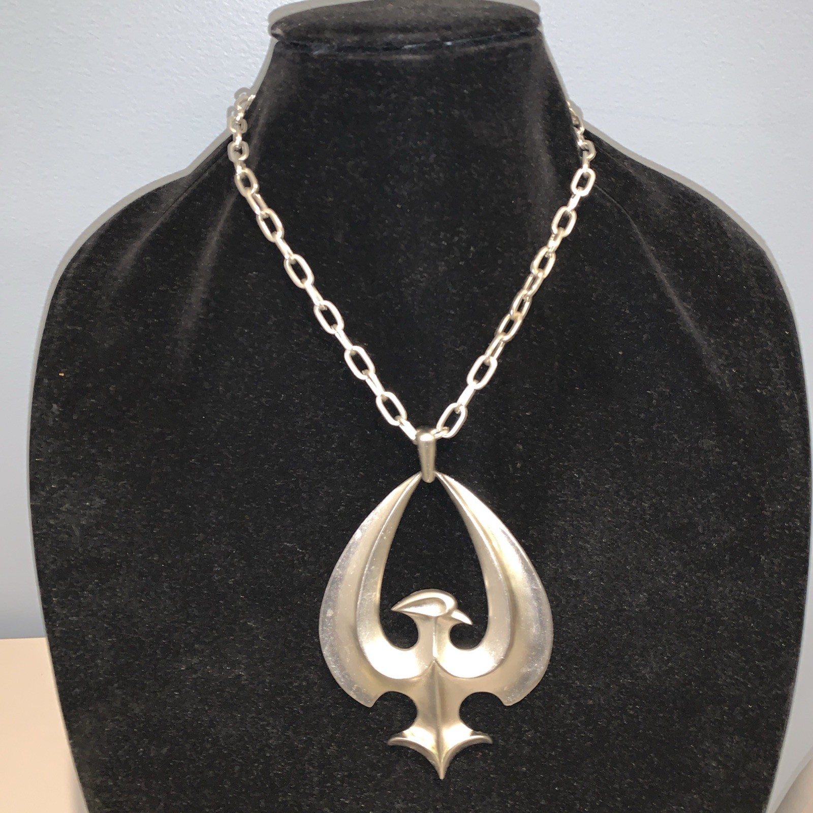 Vintage Crown Trifari Rare 1970s Chunky Eagle Bird Pendant Necklace