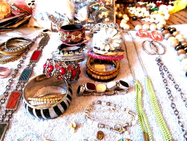 **Fashion Jewelry Box Lot **ONE POUND- all wearable,wholesale,bulk- #JJ6