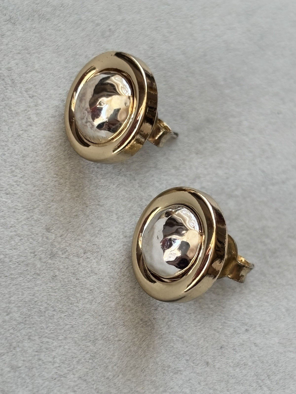 Vintage Gold Silver Tone Round Stud Earrings 12.3mm In Diameter Great Condition