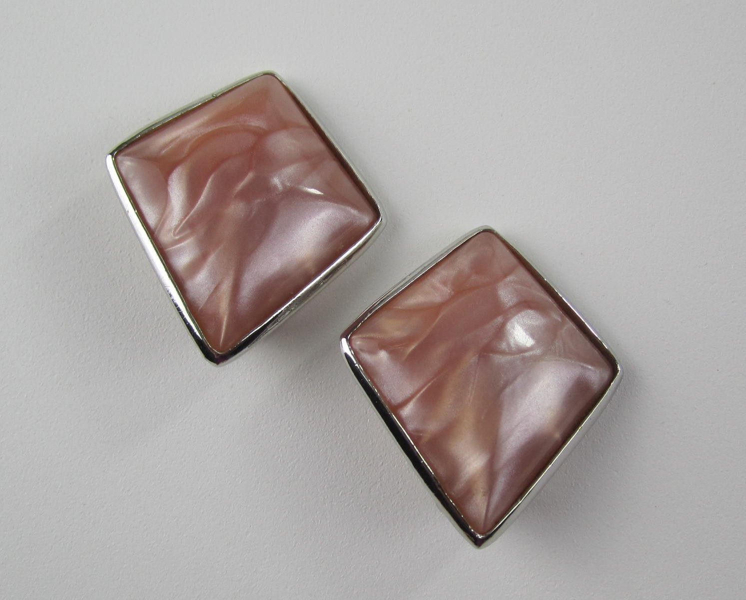 Vintage Pink Kite Earrings Marbled Satin Texture Silver Tone Clip-on (E1)