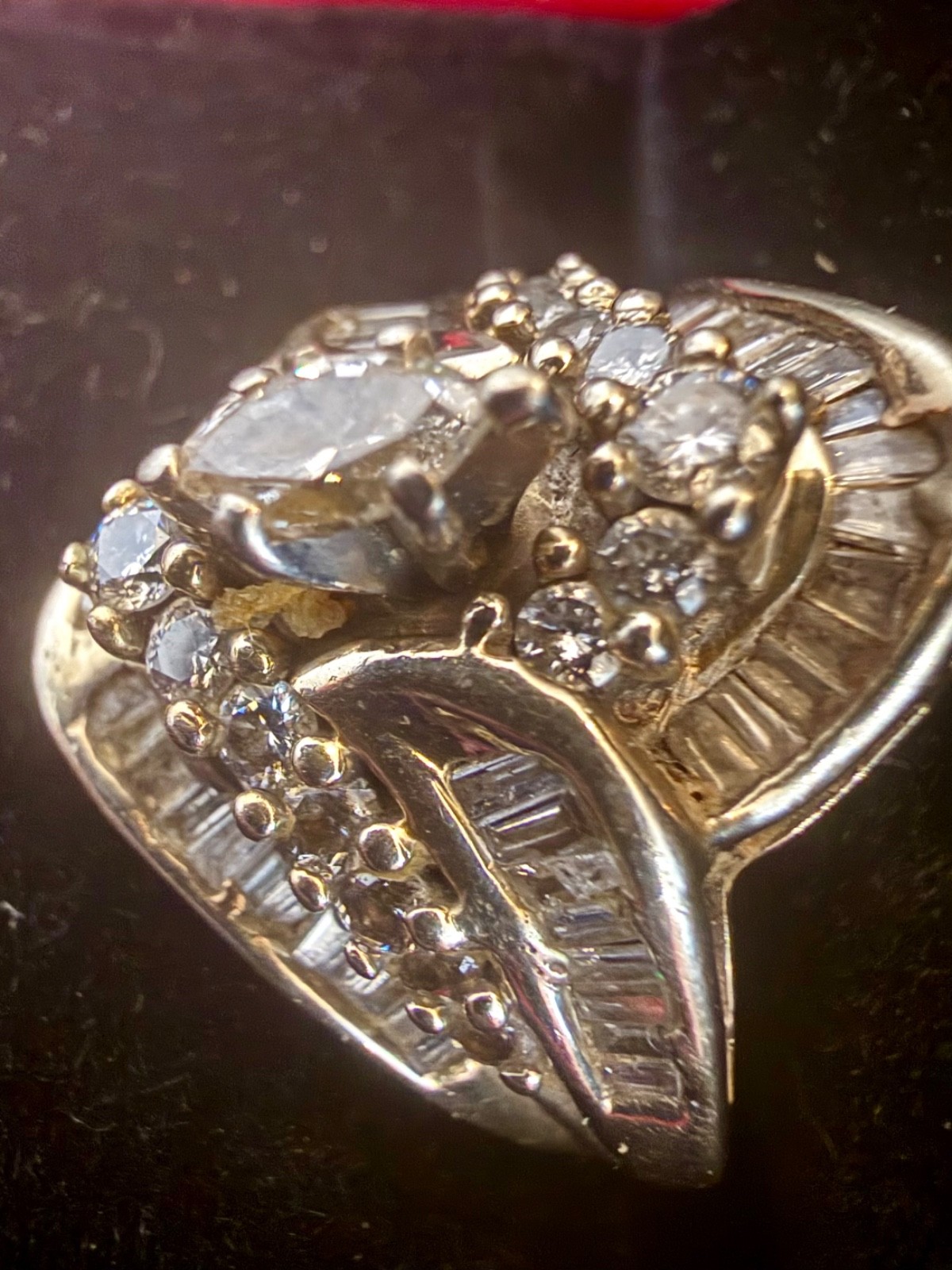 Vintage 14K Gold & Natural Diamonds Cocktail Ring Size 7 Weighs 8.8 Grams