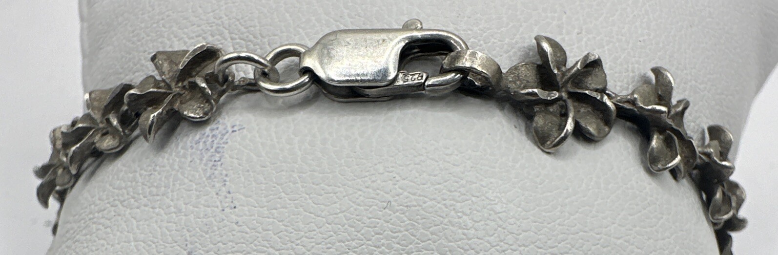Sterling Silver 7” Plumeria Flower Bracelet (6.76g)