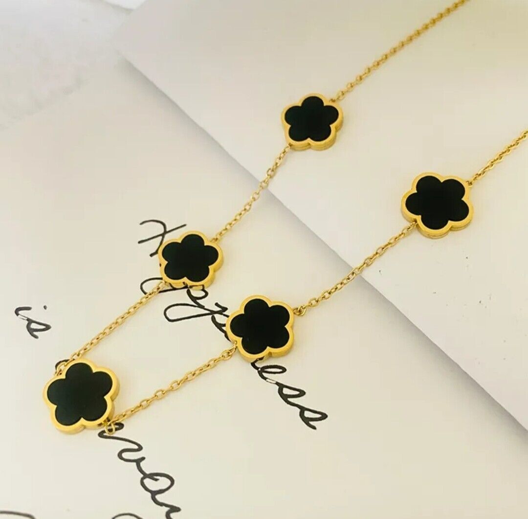 Women Five Leaf Flower Cute Romantic Necklace Fashion Geometric Jewelry Gift