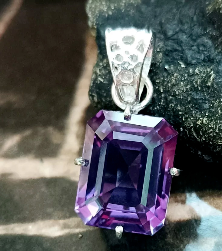 Natural 18.60 CT Color Change Alexandrite Certified Gemstone Pendant 925 Silver