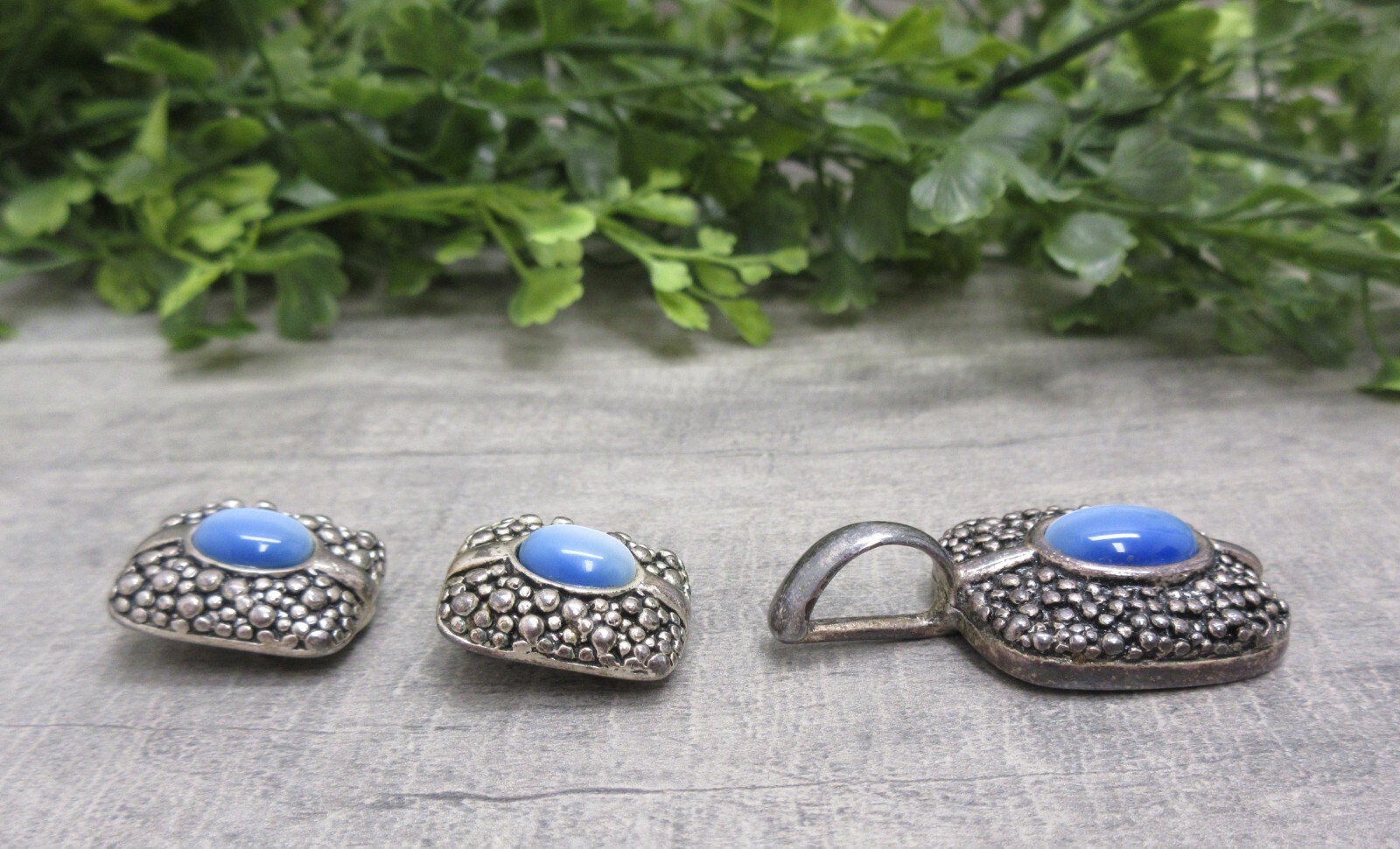 Premier Designs Jewelry Set Pendant & Clip Earrings Silver Blue Oval Tigers Eye