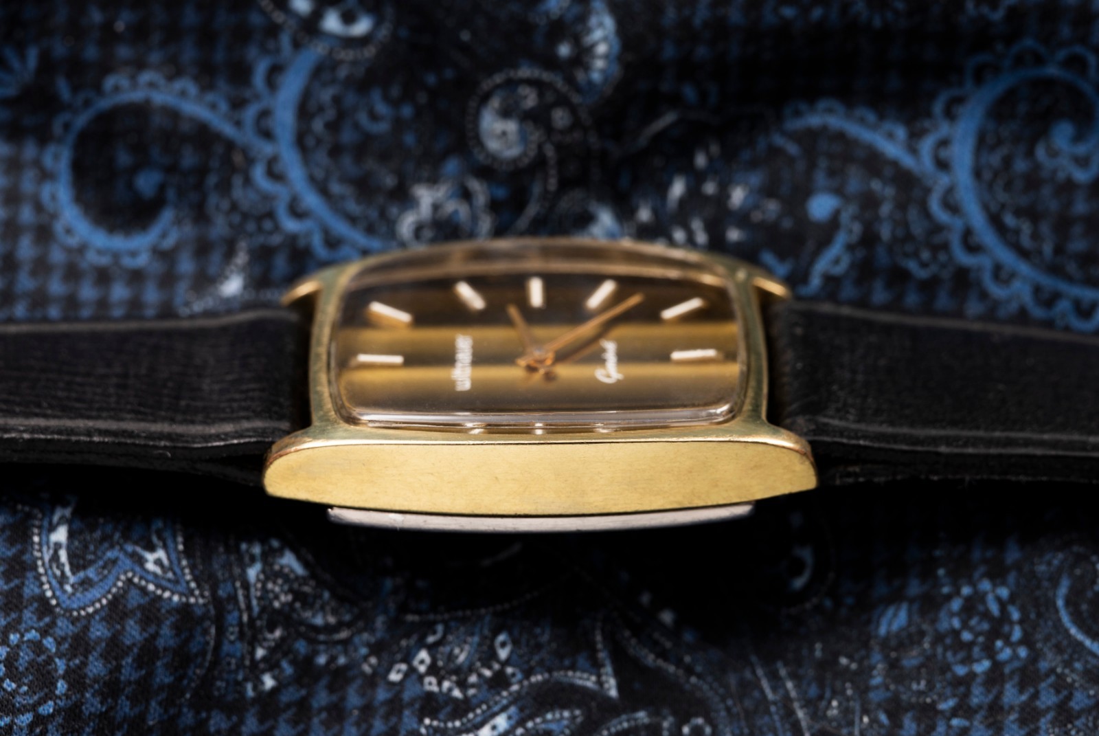 Wittnauer Geneve Tank Watch – Tiger’s Eye Dial – 17 Jewels – Early 1960s