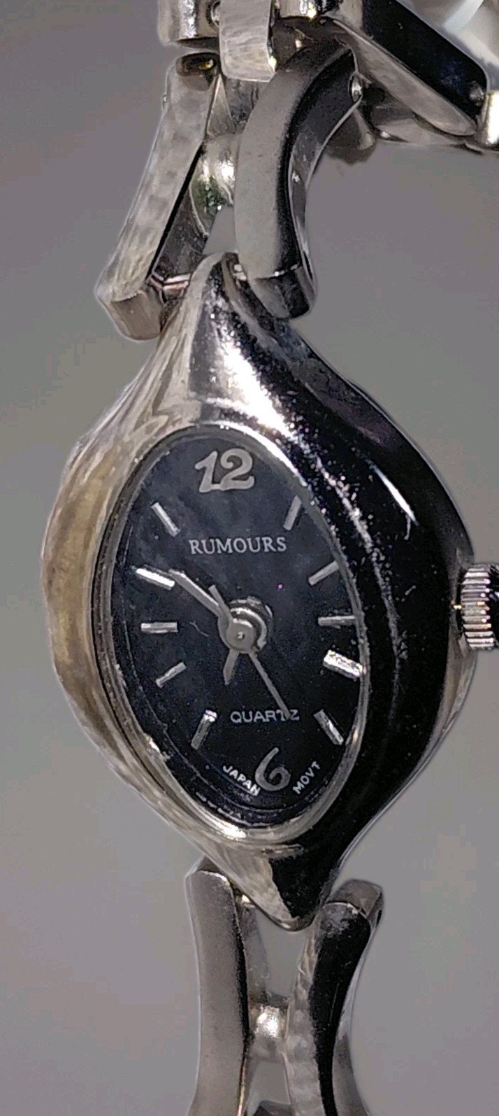 Ladies Silver-tone RUMORS wristwatch. #3372
