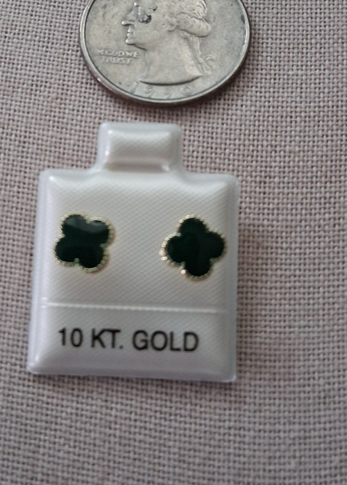 Aretes Broquel flor de 10K / 10k Studs Earrings flower style. dark green.