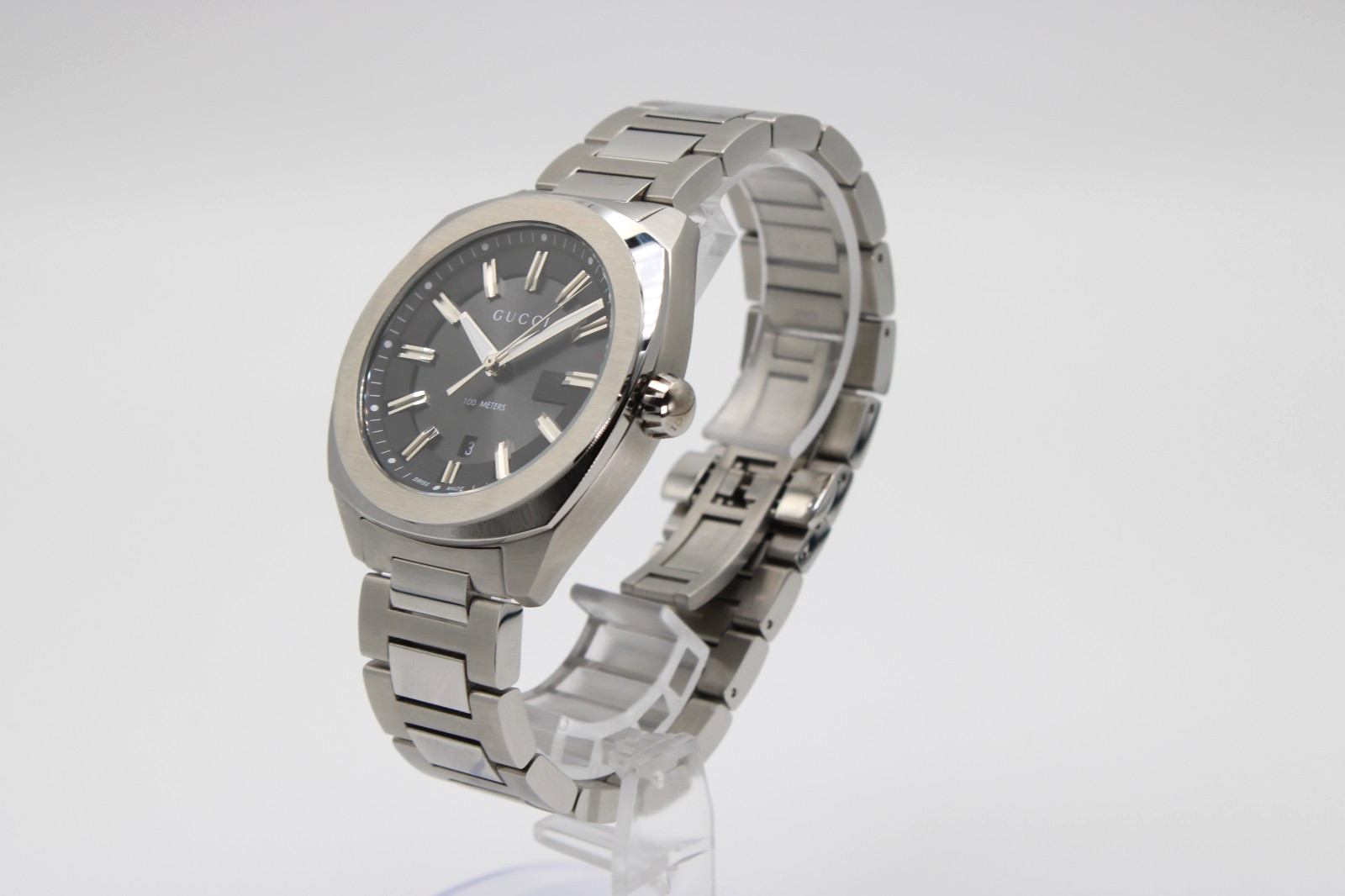 GUCCI GG2570 YA142301 Quartz Black Dial Men’s Watch 41MM