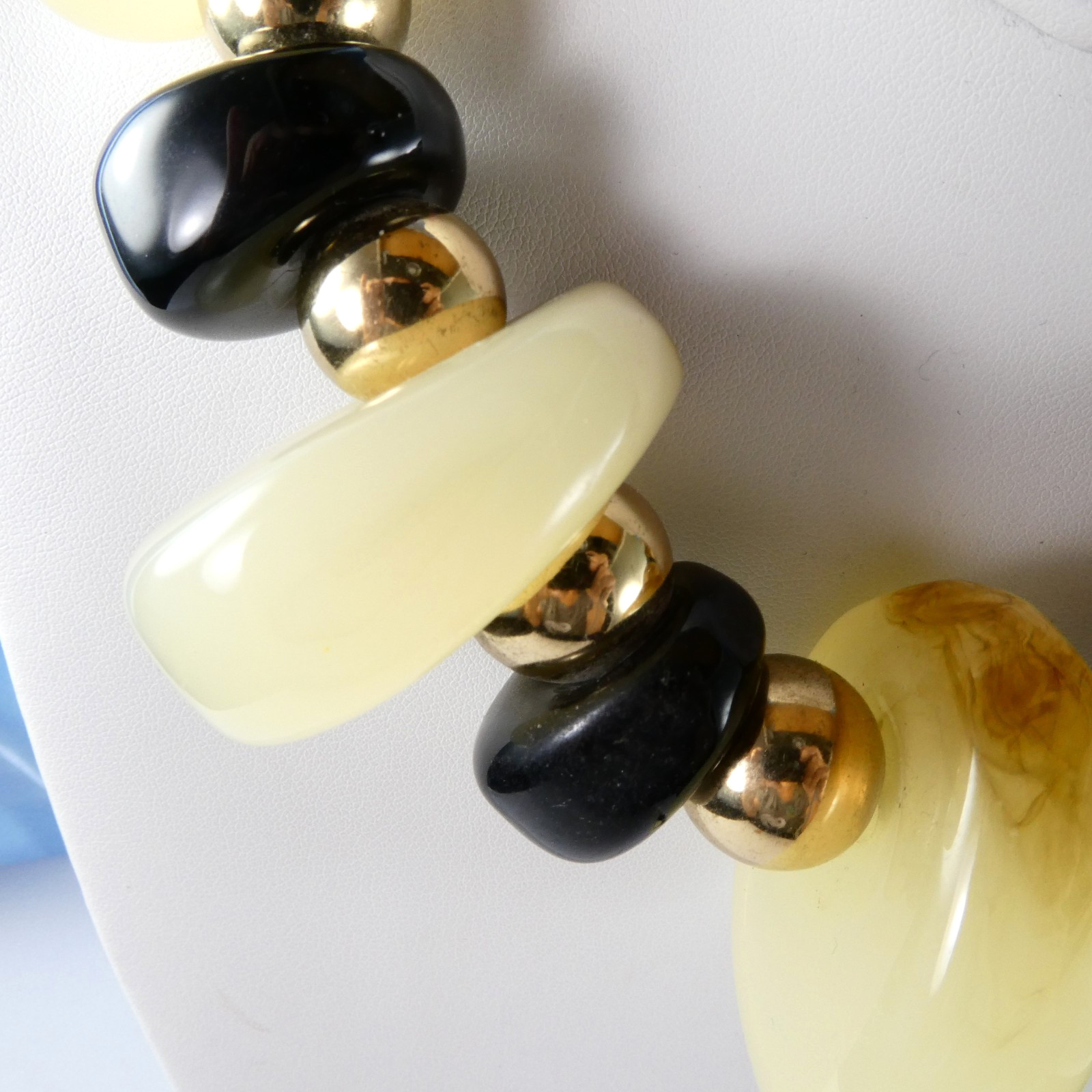 Vtg Lucite Acrylic Fashion Necklace Thick Chunky Nice Quality w/ Gold Beads