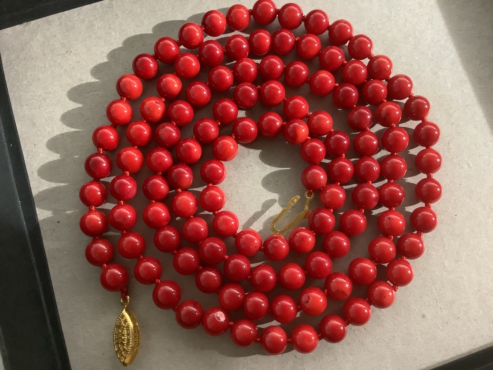 VTG vivid red genuine coral beaded necklace 35″ gorgeous 7mm polished knotted