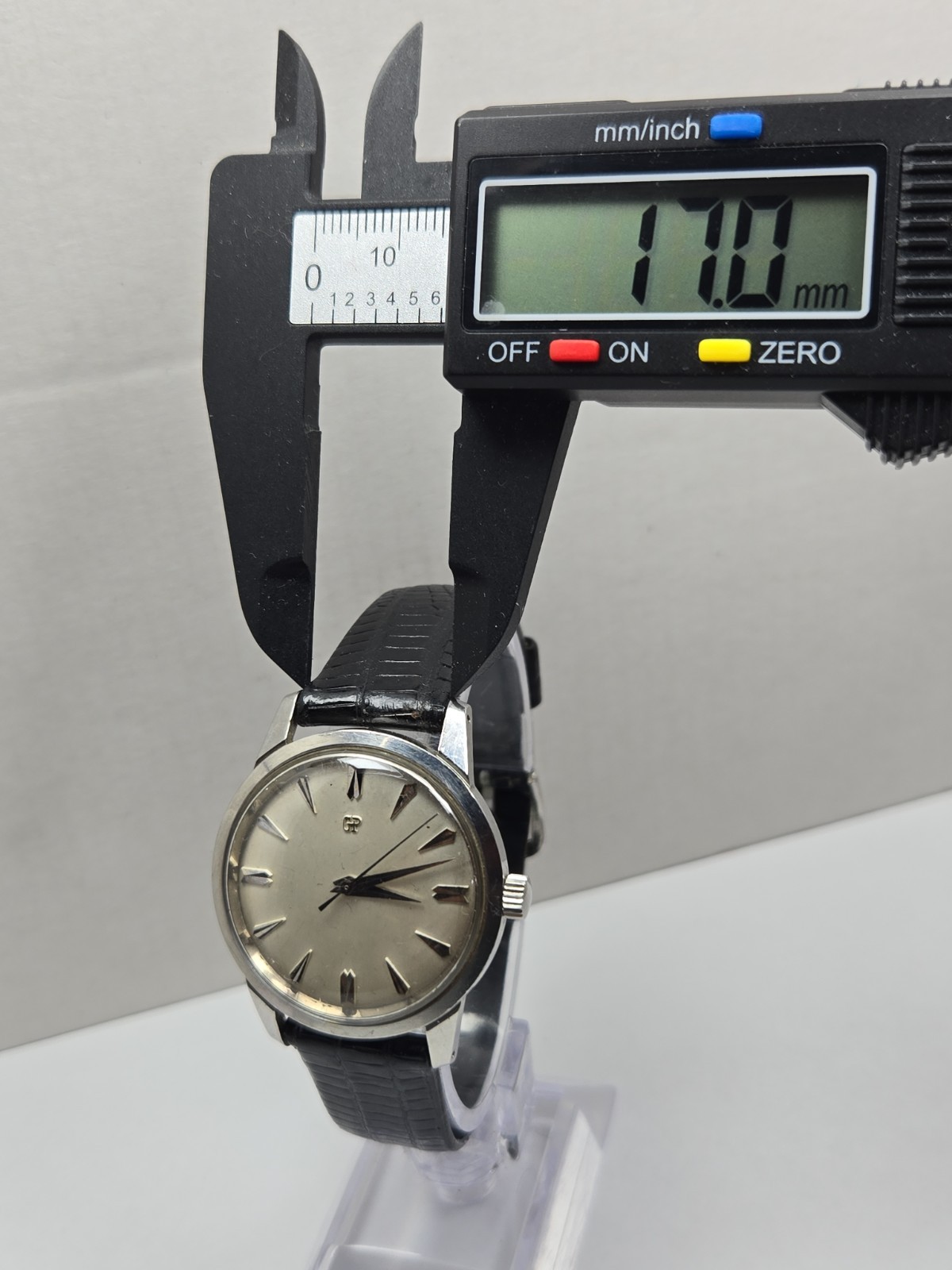 Vintage Girard Perregaux Mens Swiss Manual Wind Stainless Steel Dress Watch Runs