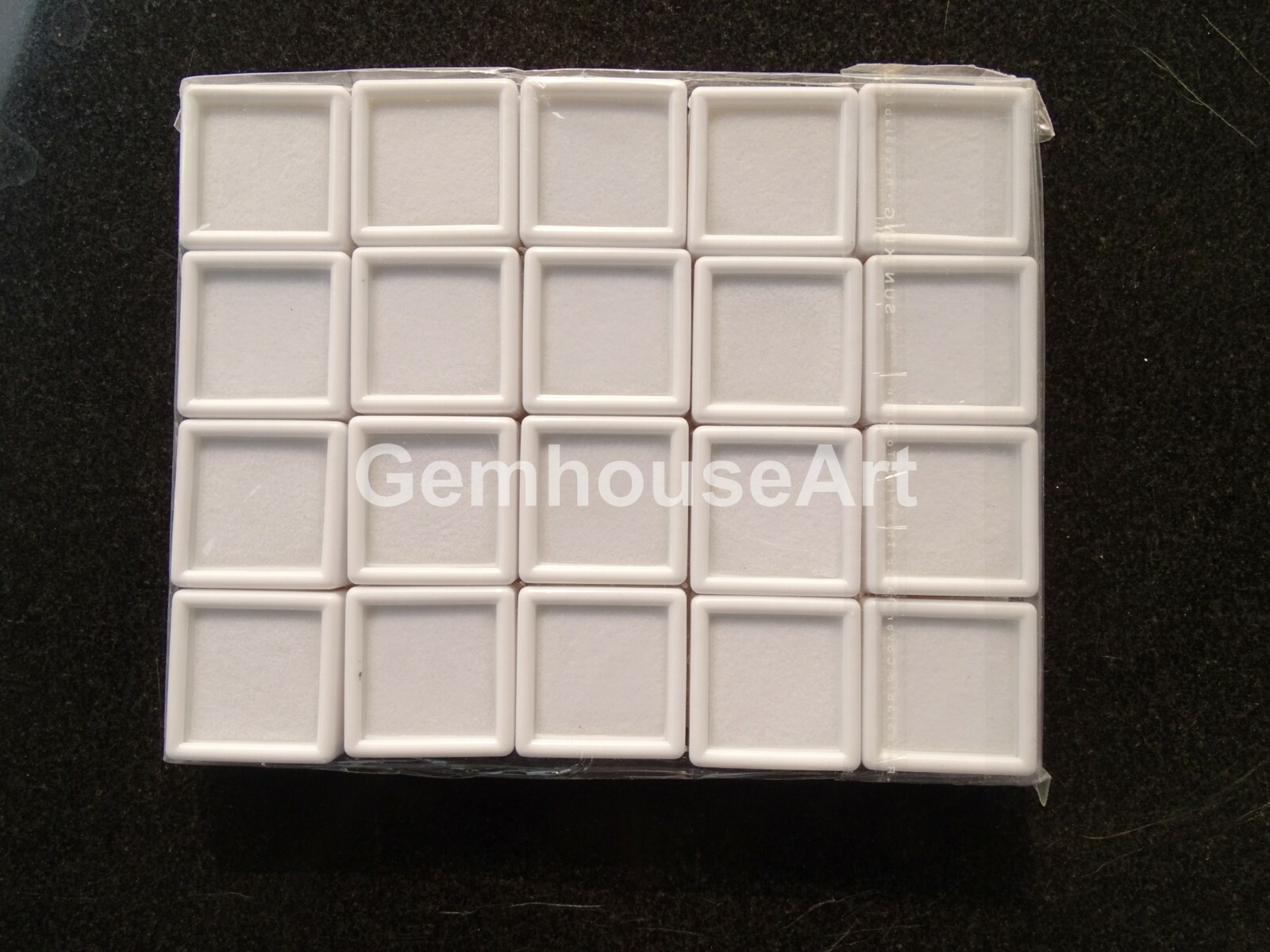 240 Pcs 3 x 3 Cm White Gem Display plastic box Storage for Gems
