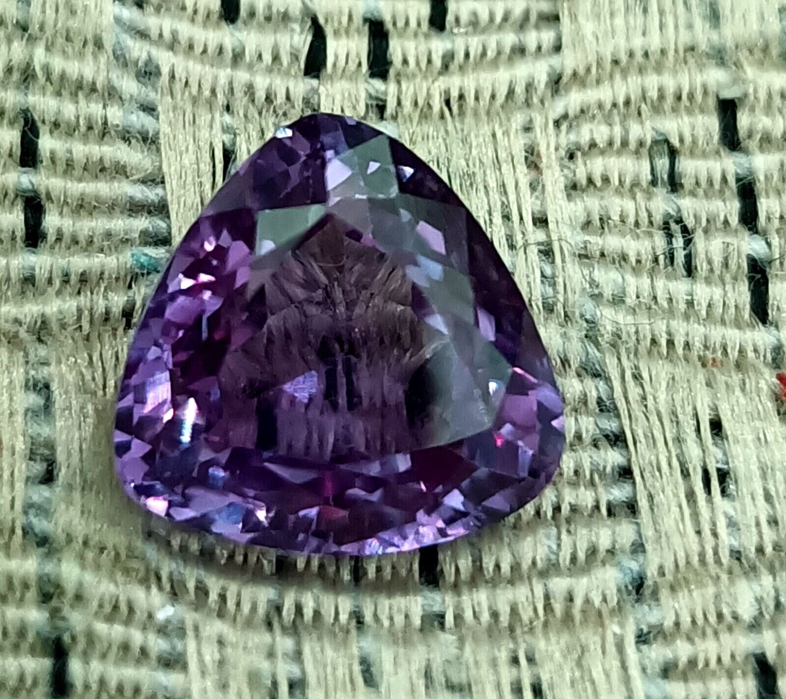 Trillion Cut NATURAL Ceylon Bi-Color Sapphire Loose GEMSTONE 11.23 Ct Certified
