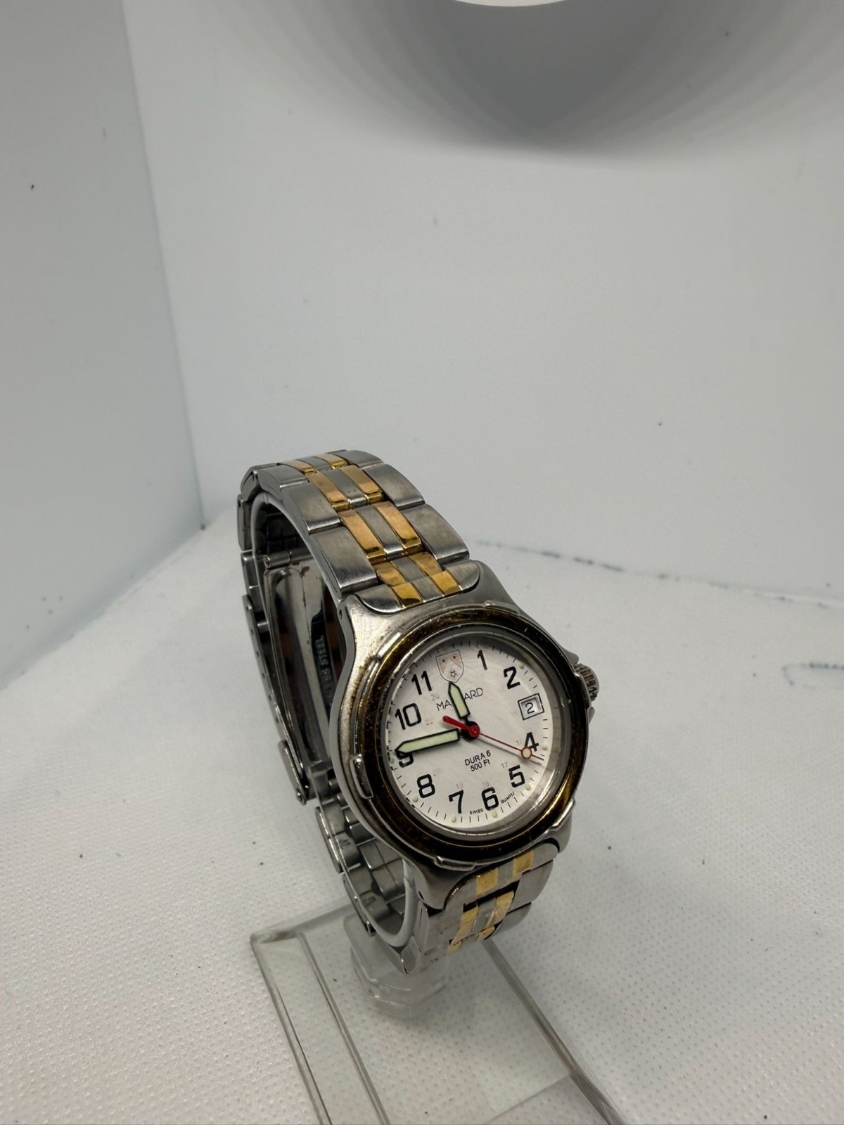Vintage Mallard Dura 6 Two-Tone White Dial Red Second Hand Swiss Quartz Watch