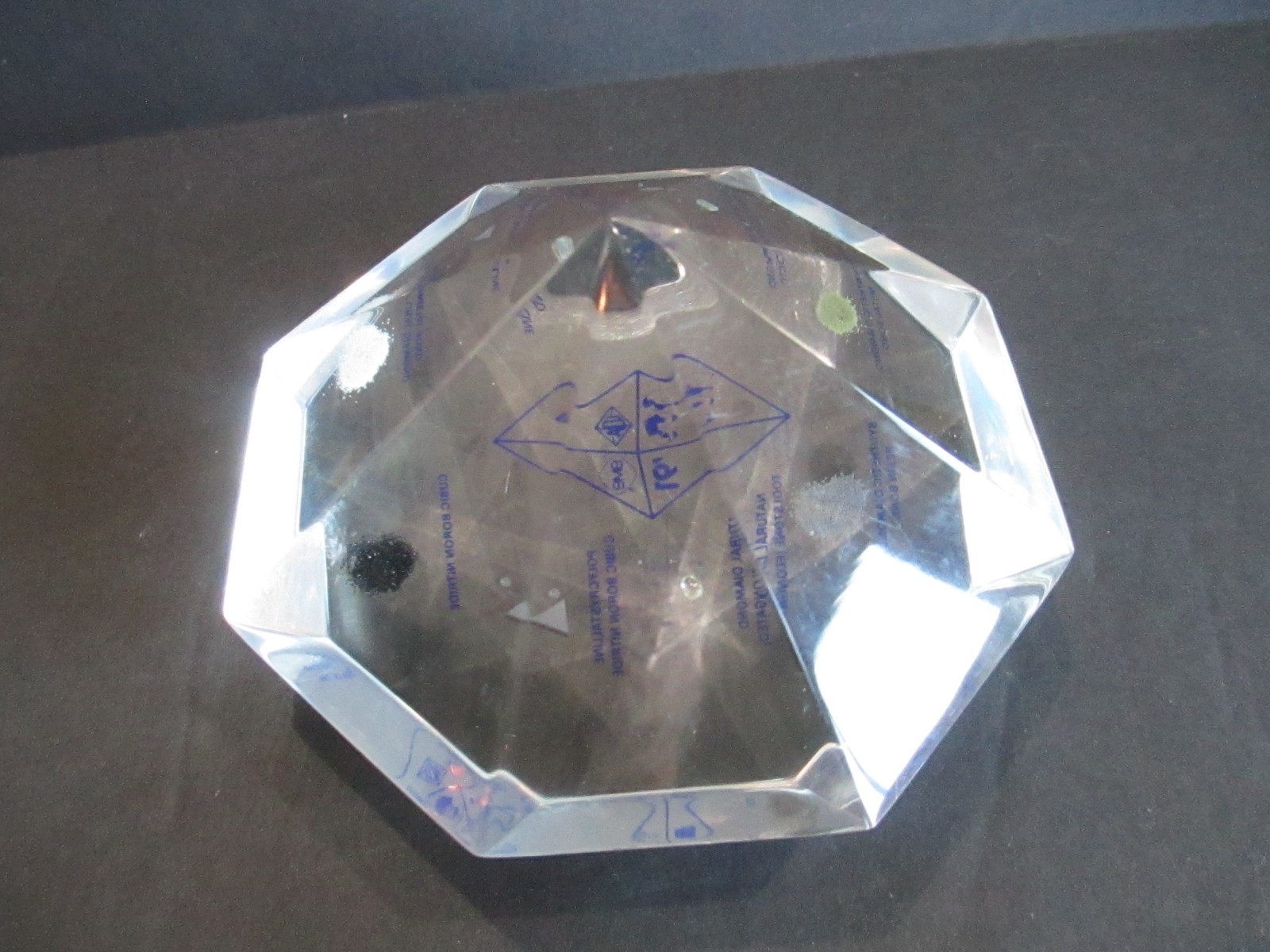 Vtg LARGE 4 1/2″ Diameter Diamond Faceted Counter top Store Display Jewelry C39