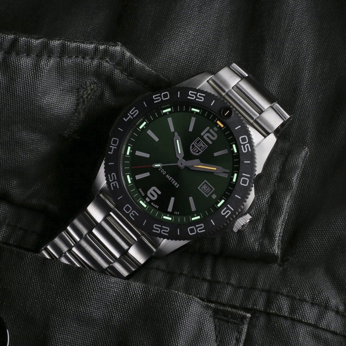 Swiss Luminox XS.3137 Pacific Diver Green Dial Tritium Stainless Mens 44mm Watch