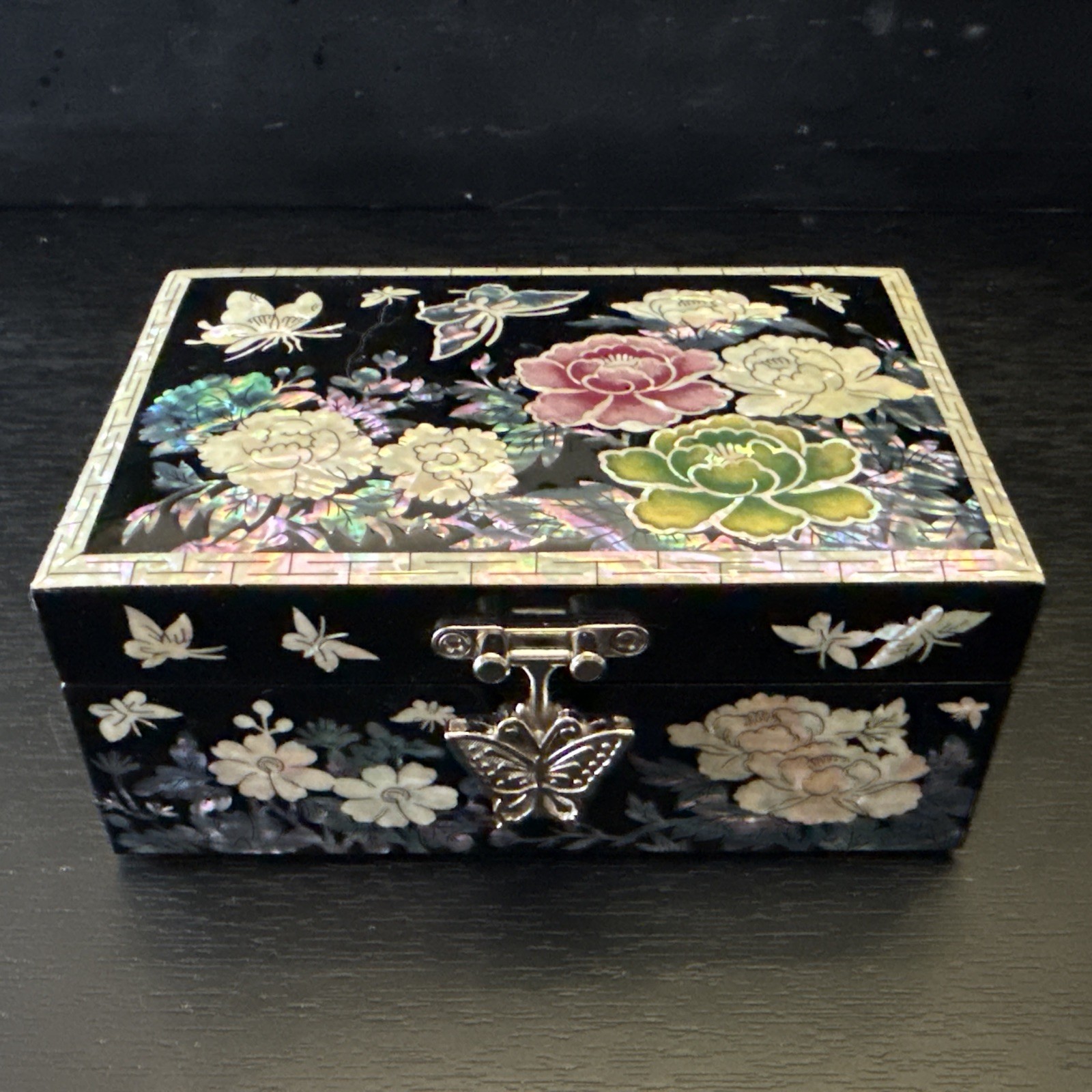 February Mountain Mother Of Pearl Inlay Laquer Jewelry Box Made in Korea 5.5×3.5