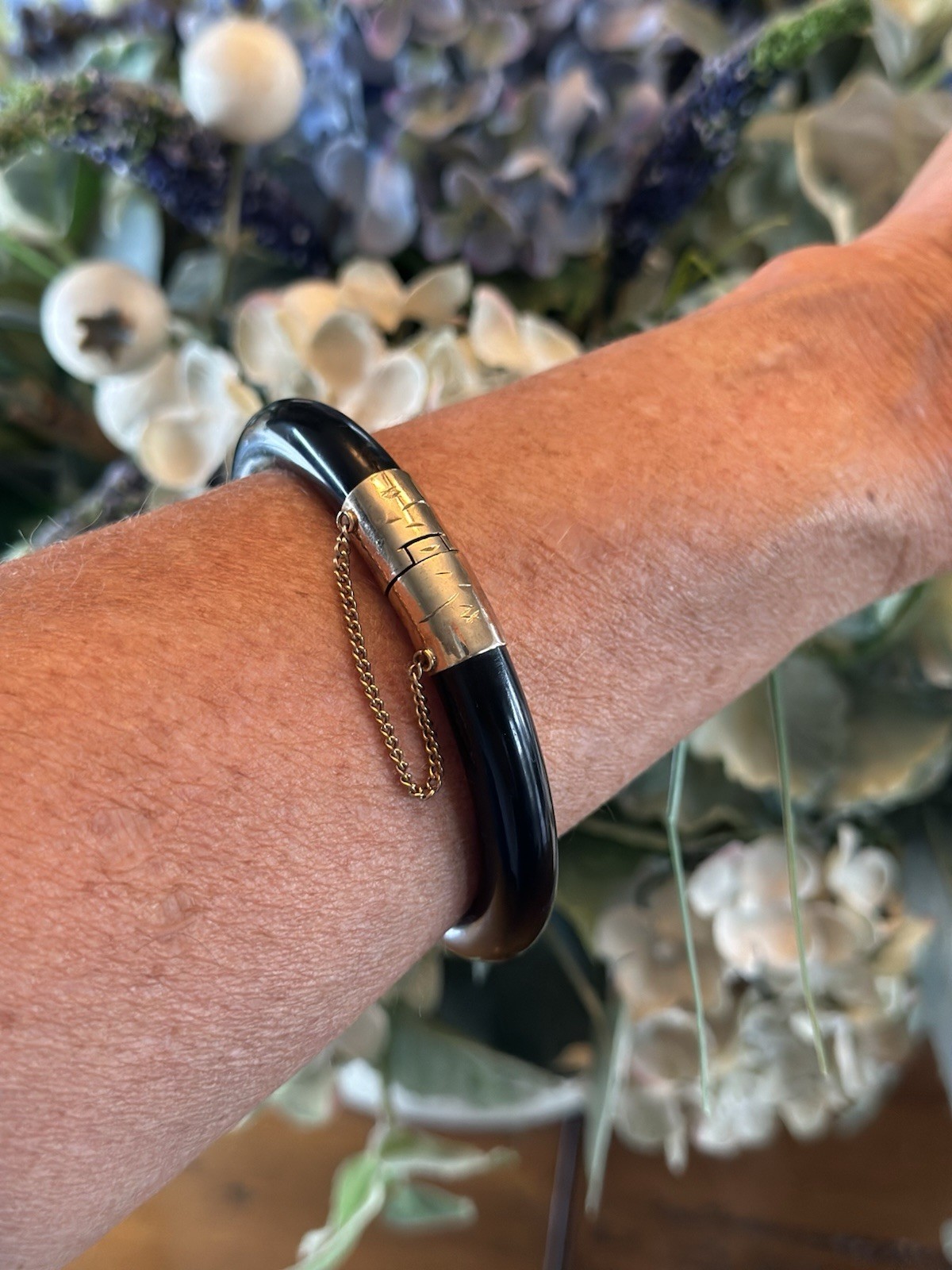 Vintage Black Jade or Onyx Hinged Gold Tone Bangle Bracelet w/ Push Lock /Chain