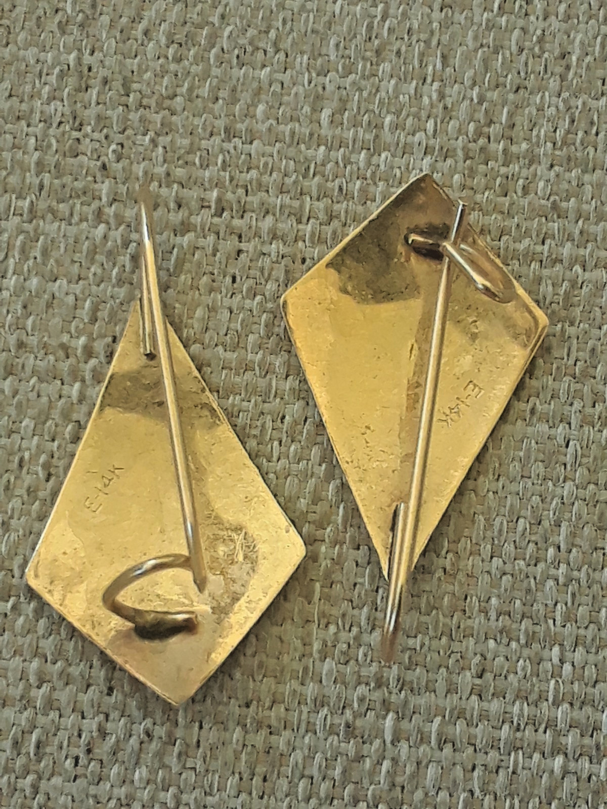 Vintage 14K Gold Kite Shape Dangle Earrings Etched 0.95g