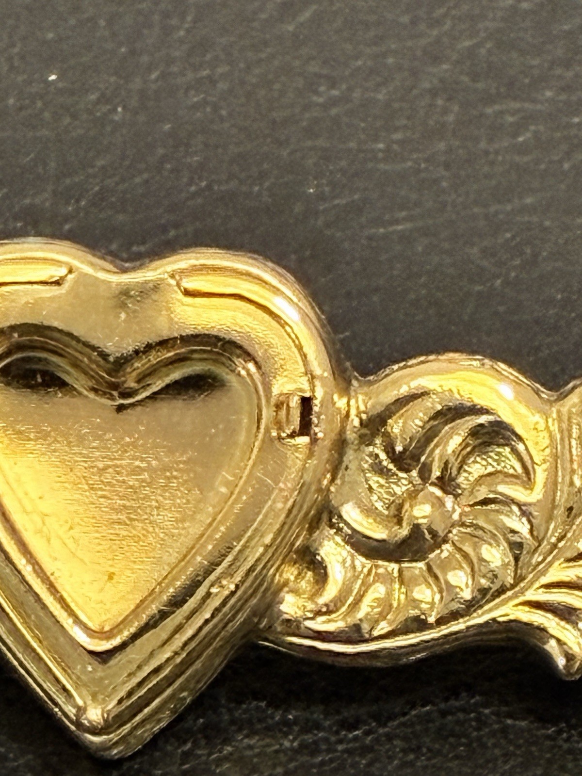 Vintage 1928 Jewelry Co Gold Tone Heart Locket Bar Pin Brooch Photo Holder 80s
