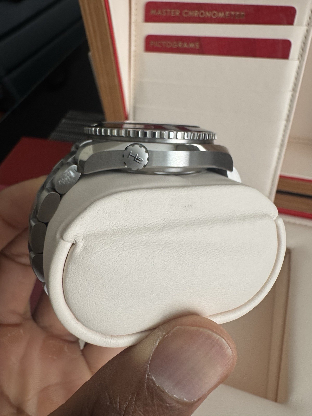 OMEGA Seamaster Planet Ocean 39.5mm 600m Auto Black Dial Date Box Papers