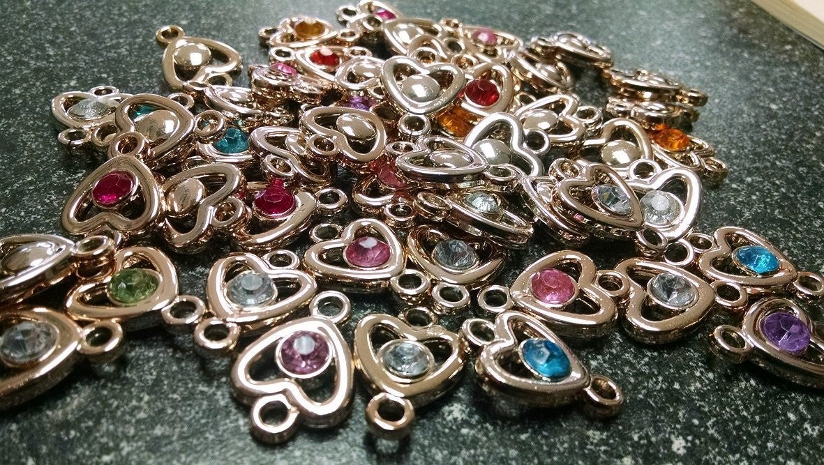 Acrylic Connectors Findings Heart Rose Gold At Random Faceted – Set of 10 Charms