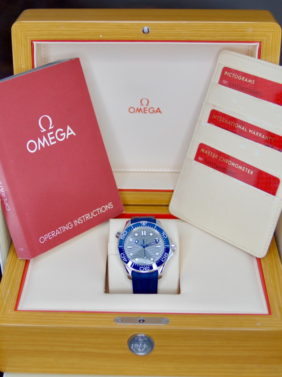 2021 OMG Seamaster Diver 300M “Gray Ghost” 210.32.42.20.06.001 Full Set