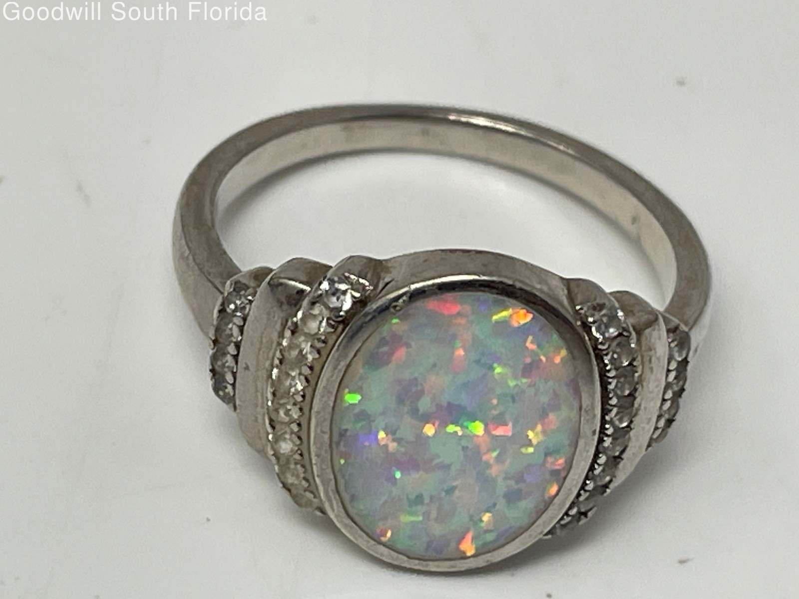 Women’s Silver With Stones Ring Size 7.5 Weight 4.0g (NCL)