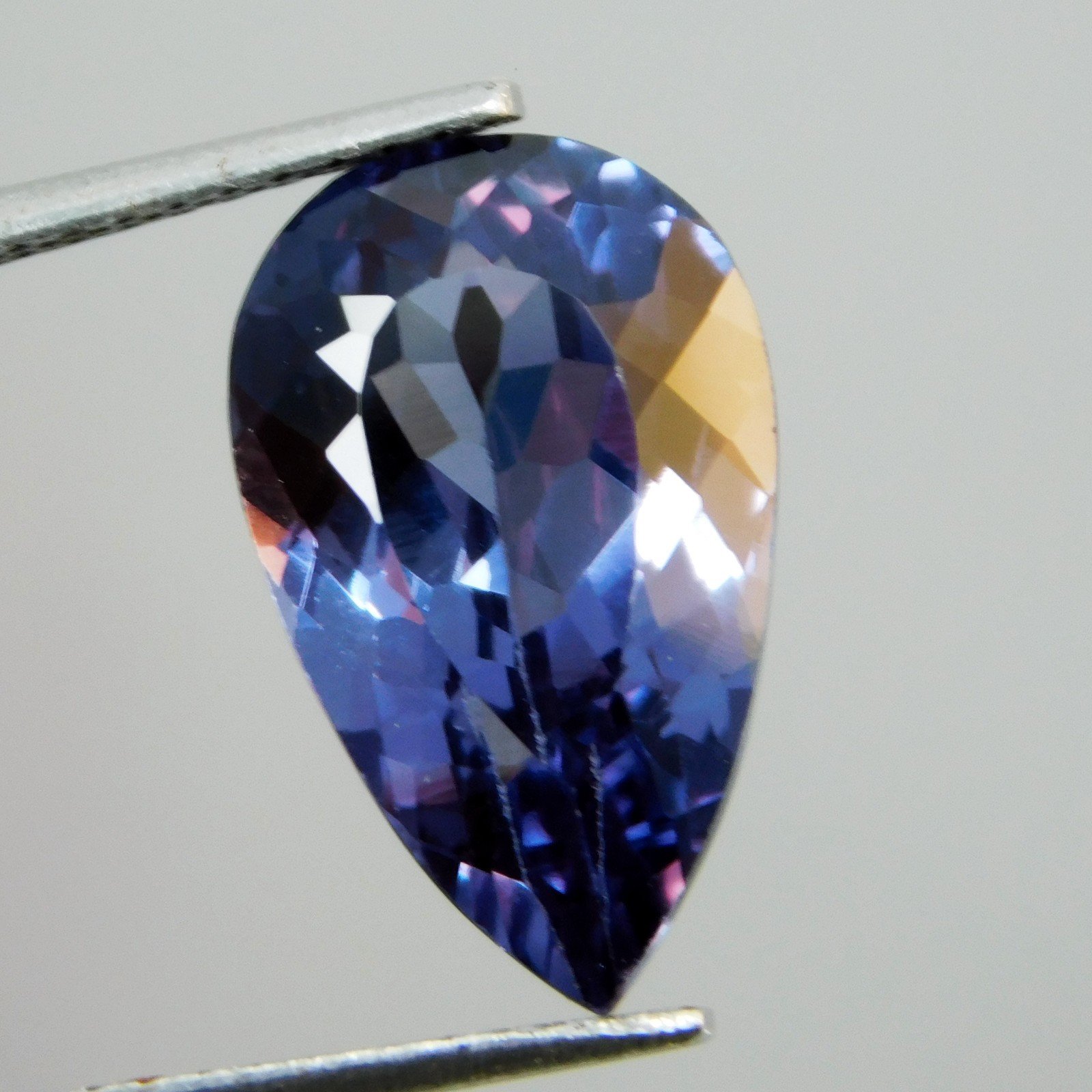 Certified 6.45 Cts Natural Color Change Alexandrite Gemstone From Tanzania