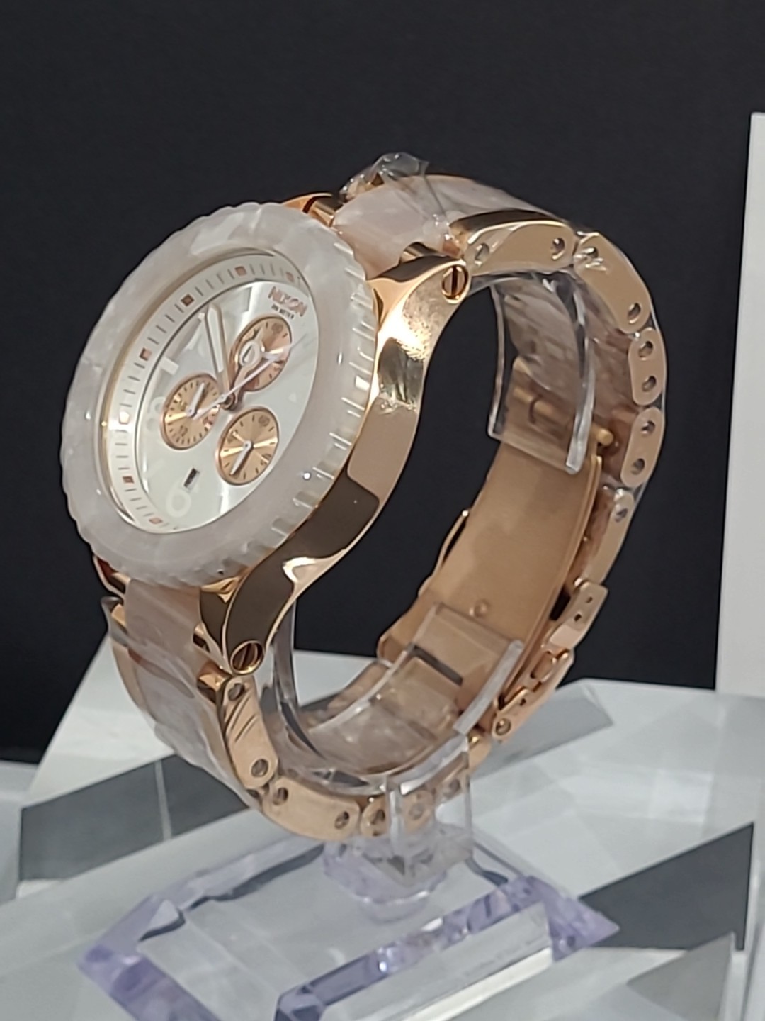 Brand NEW Nixon Watch Rose gold and White Granite 42-20 A037-1046 Chrono