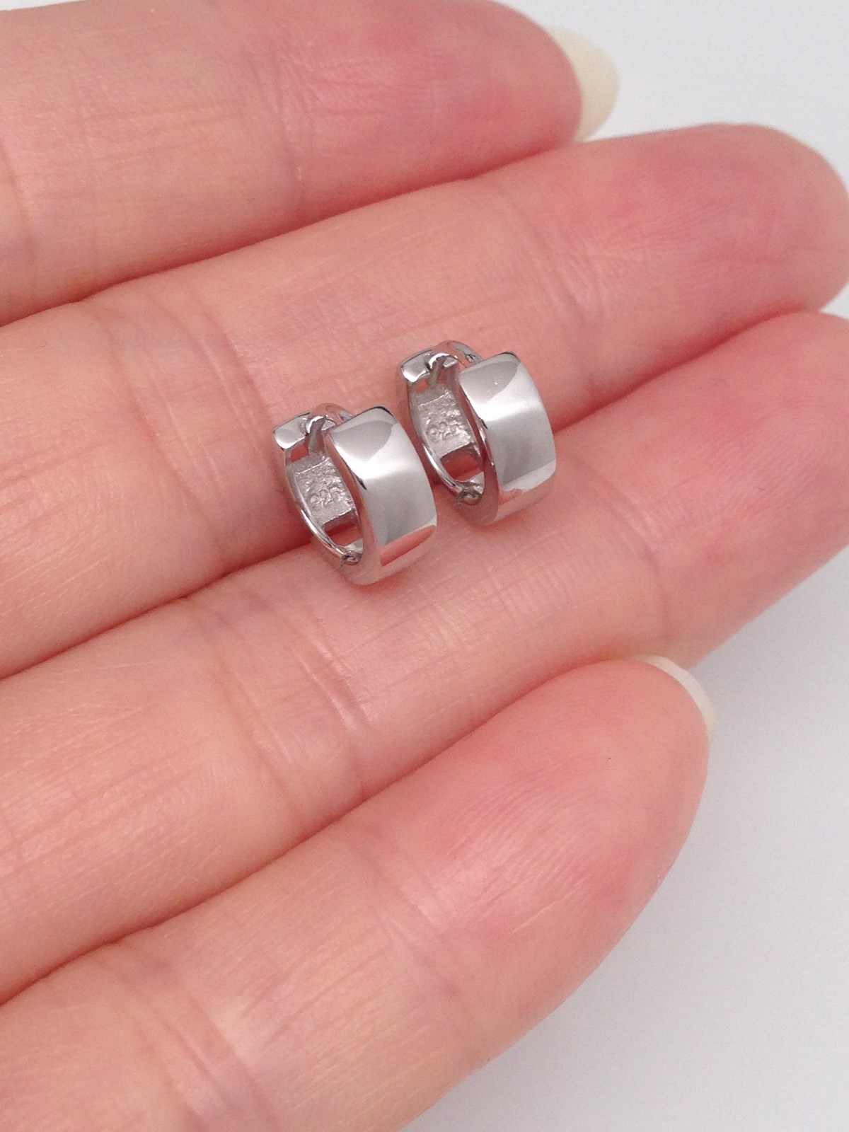 925 Sterling Silver Tiny Small Huggie Hoop Earrings Plain 9mm x3mm Men Women
