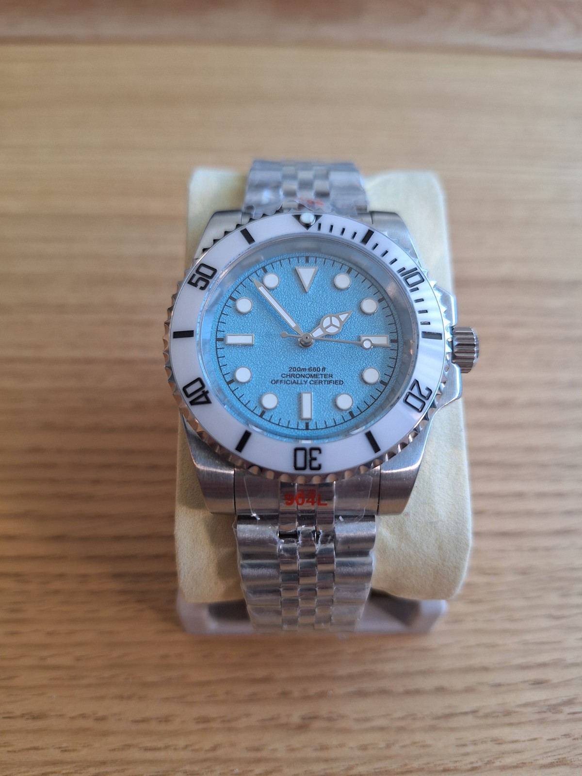 40mm Custom Glacier Blue Diver Watch – VH31, White Ceramic Bezel 904L Jubilee