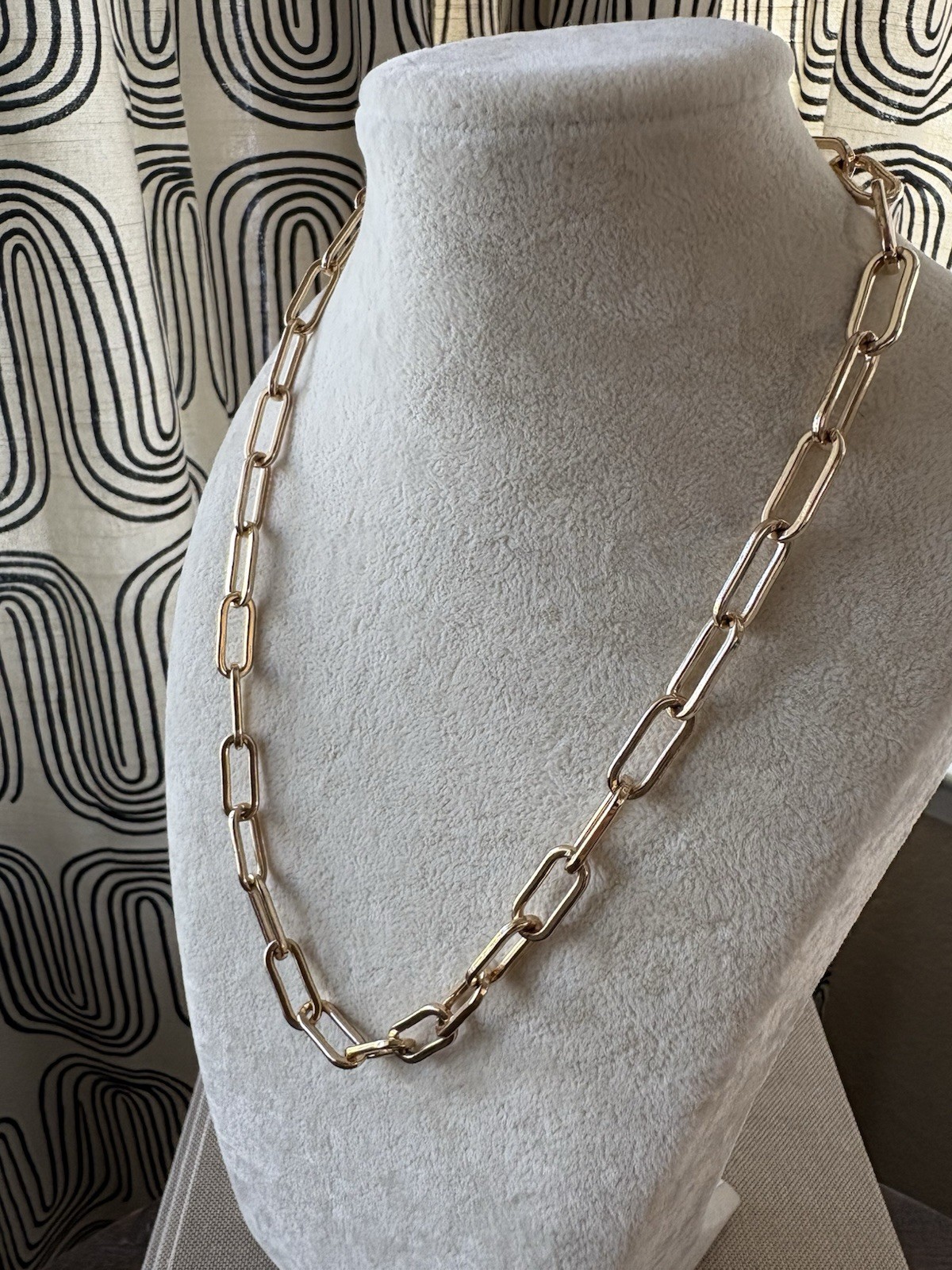 Banana Republic Gold Tone Paperclip Chain Set Necklace Bracelet Earrings BR Tag