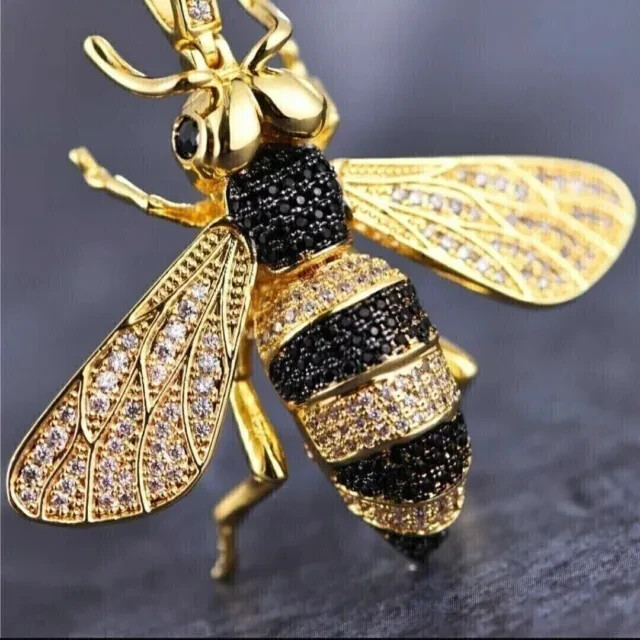 2Ct Round Lab Created Diamond Honey-Bee Pendant 14K Yellow Gold Plated Silver 18