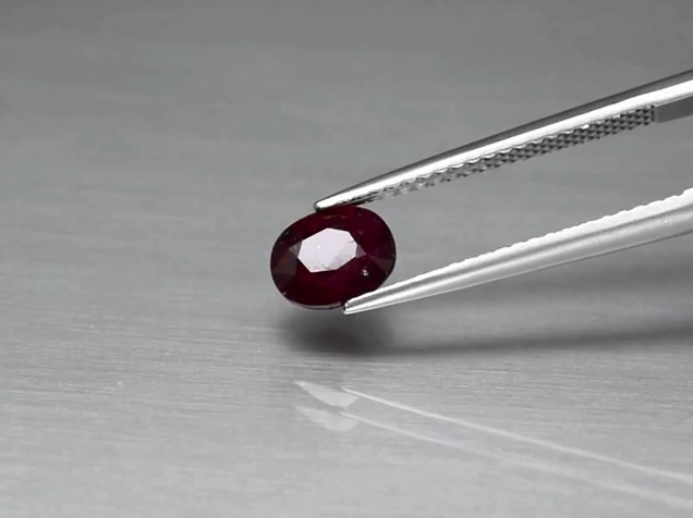 RUBY 1.31 ct Red Oval 6.5×5.4×4.3 mm Natural Untreated Unheated from Madagascar