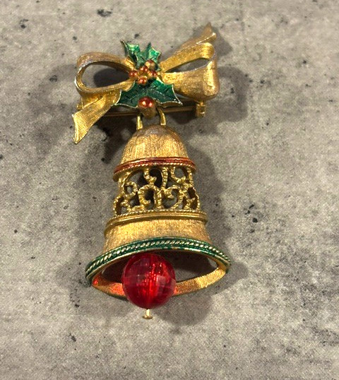 VTG GERRY’S Red Green Enamel Gold Tone Glass Bead Christmas Bell Dangle Brooch