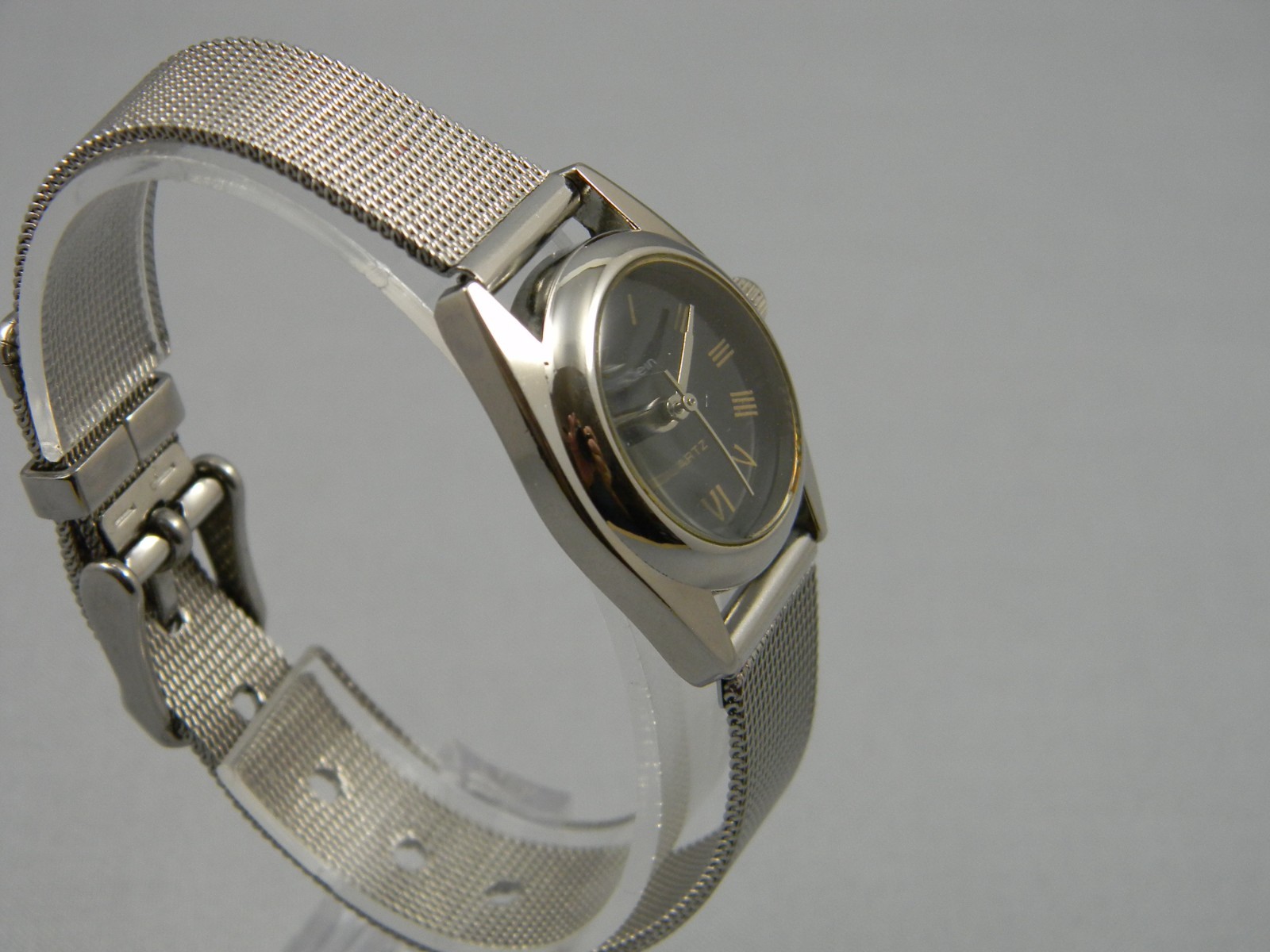 Calvin Klein Watch Women 26mm Silver Tone Blue/Black Dial Mesh Band New Battery