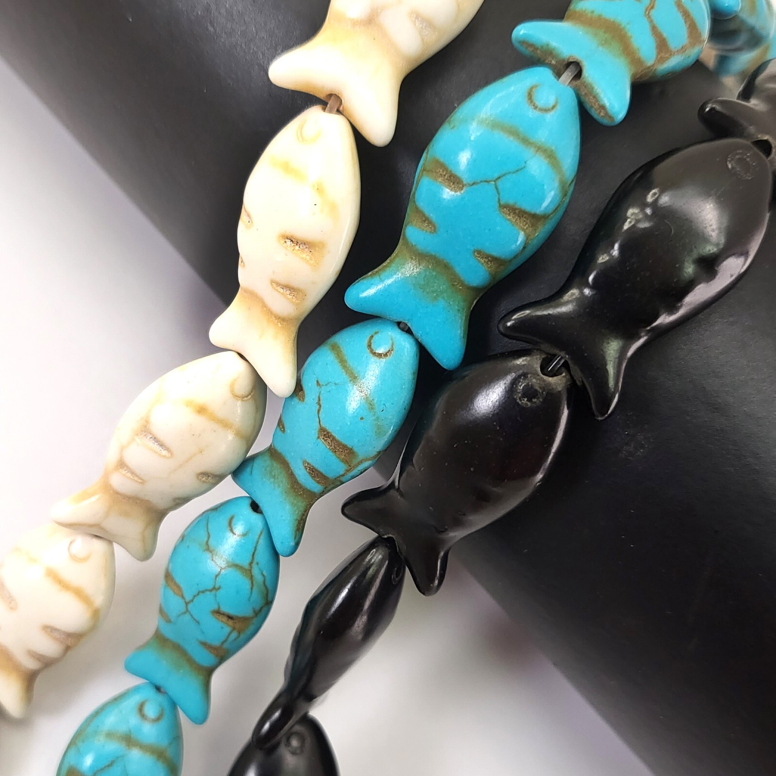 Zuni Fish Bead Charm Animal Beads Howlite Turquoise Carved 15″ Strand