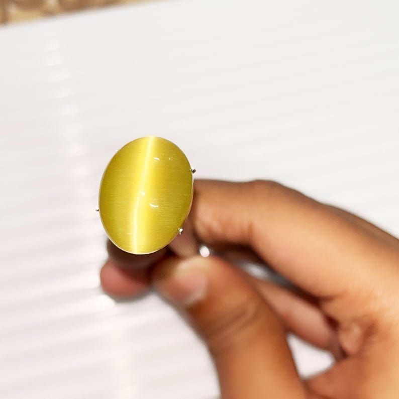 10ct Natural Cat’s Eye Gemstone Oval Cabochon cut loose Chrysoberyl Gemstone