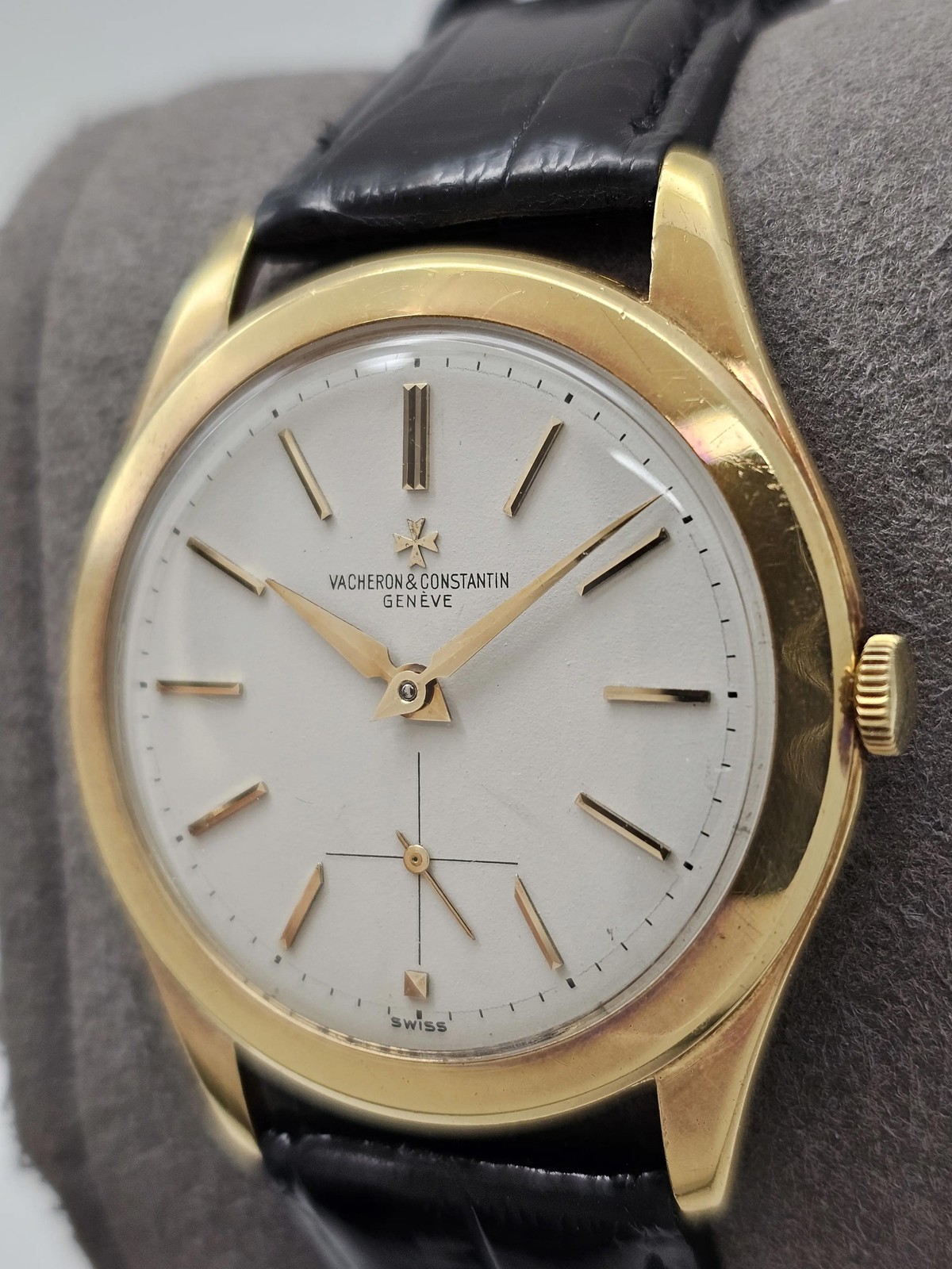 Vacheron Constantin 4600 18k Yellow Gold Silver Dial 36mm Vintage Watch