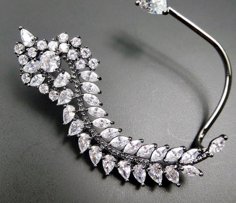 SINGLE RIGHT SIDE CZ Cluster Large Wing Earring Ear Cuff Crawler Climber