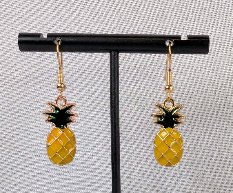 Hook Drop Dangle Pierced Earrings Gold Tone Pineapple Summer Fruit Food Fun