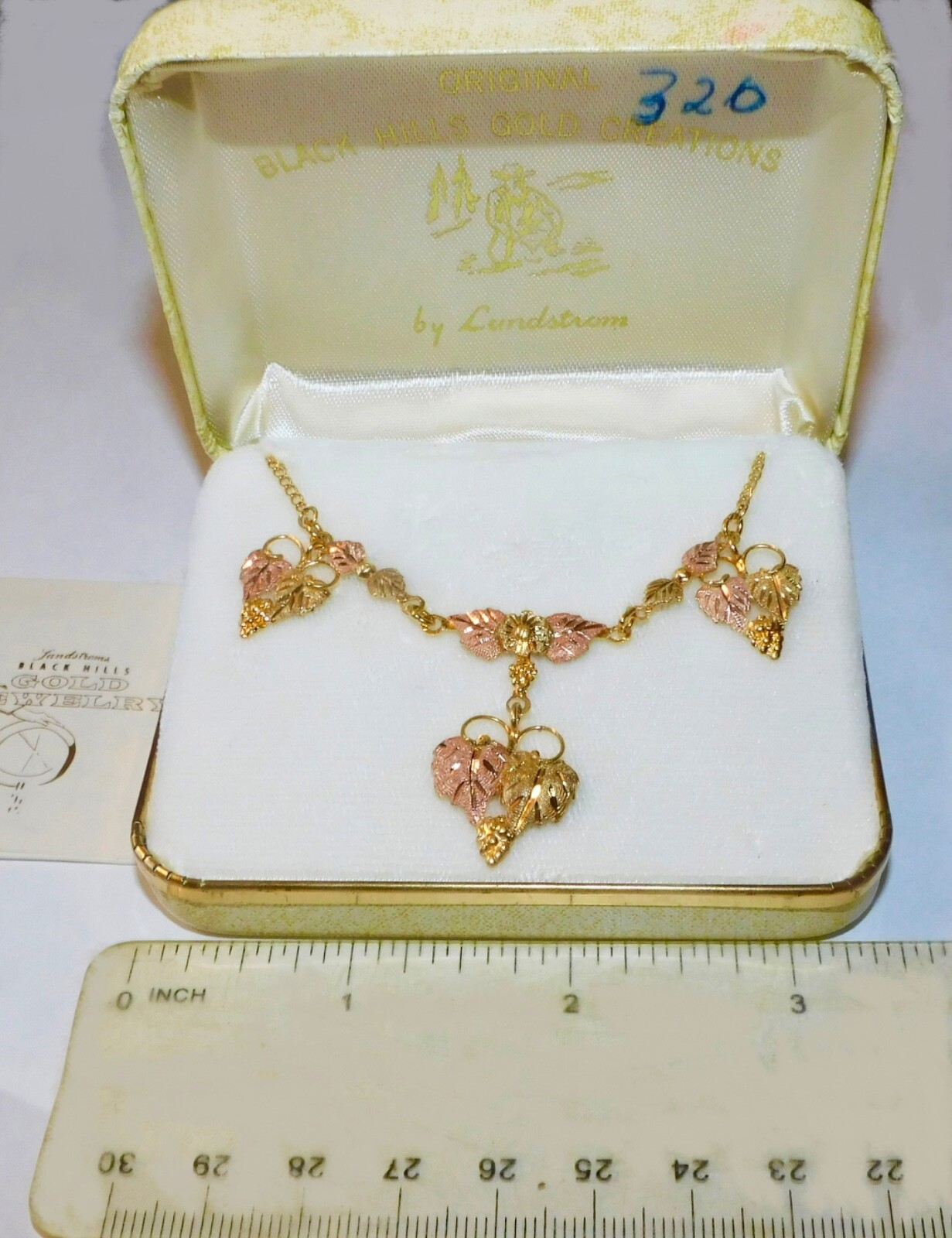 Black Hills Gold Classic 10k Three Section Fixed Pendant Leaves Necklace